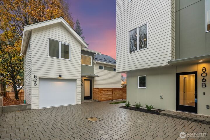 Property Photo: 806 34th Avenue B WA 98122