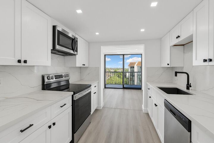 Property Photo:  859 Jeffery Street 810  FL 33487 