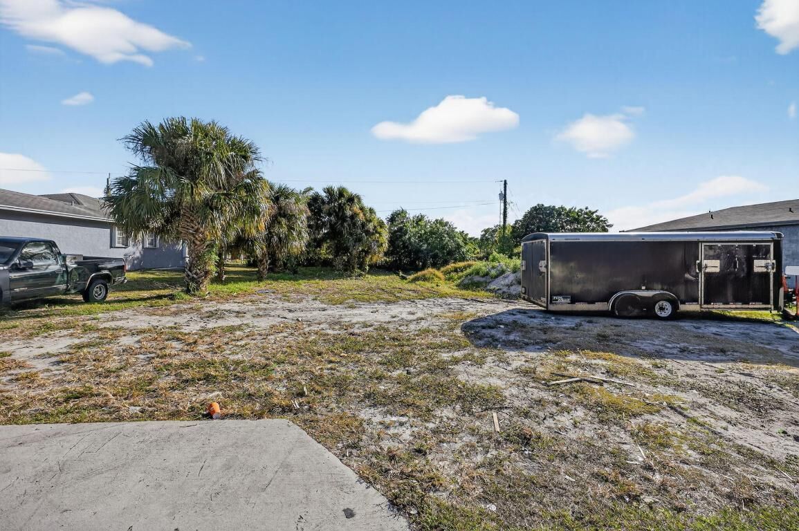 Property Photo: 0 W 6 Th Street FL 33404