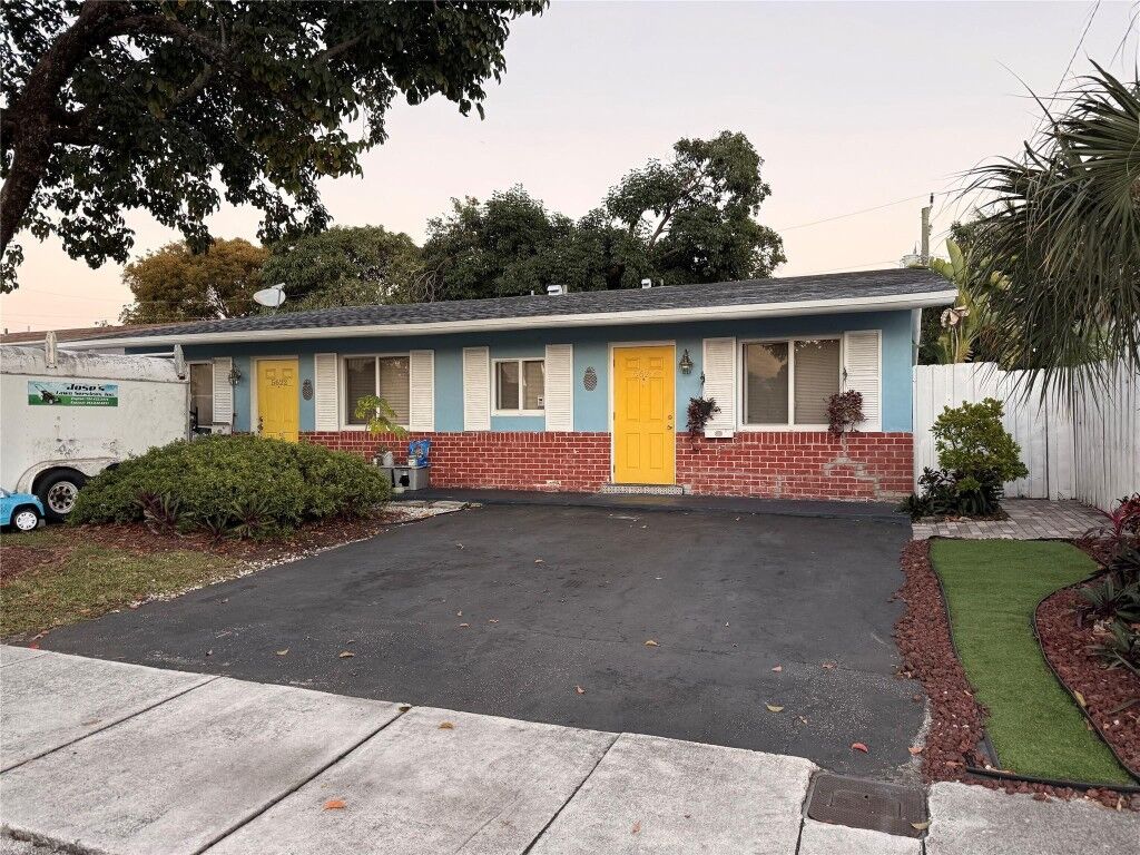 Property Photo:  5620 NE 2nd Terrace  FL 33334 