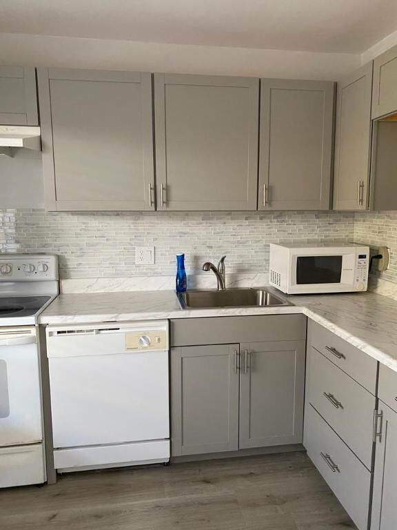 Property Photo: 19 Abbey Lane 206 FL 33446