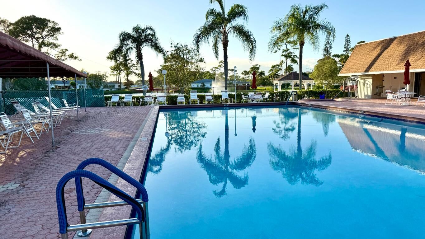 Property Photo:  5242 Privet Place D  FL 33484 