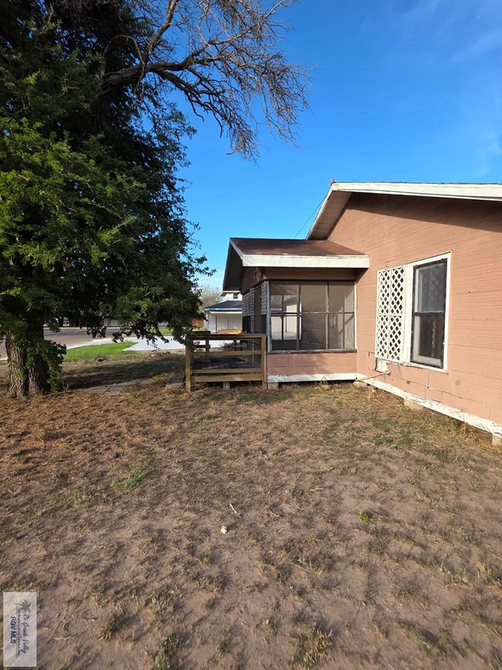 Property Photo:  507 S Indiana Ave.  TX 78596 