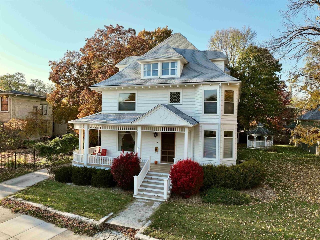 Property Photo:  615 Saint Lawrence Avenue  WI 53545 