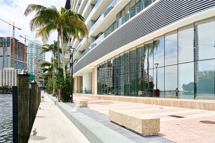 Property Photo: 300 Biscayne Blvd Way 2807 FL 33131