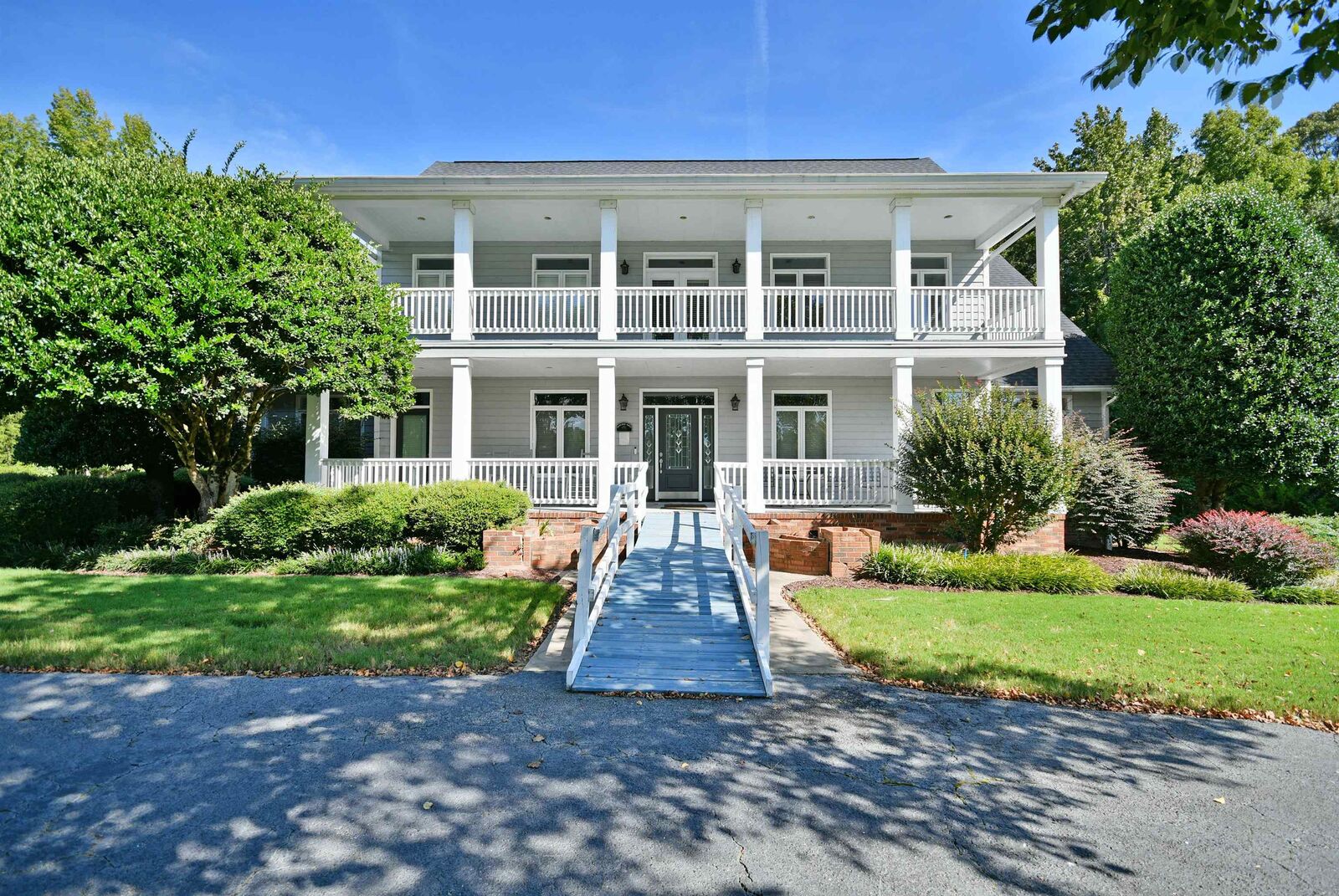 Property Photo:  320 Richwood Down Drive  SC 29360-4711 