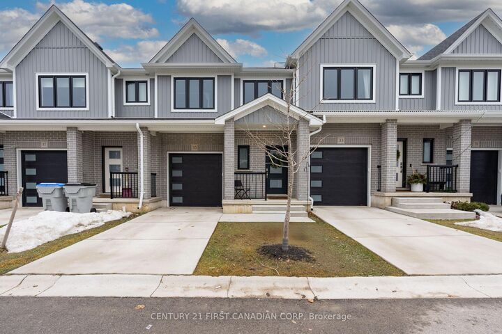 Property Photo:  17 Nicholson Street 35  ON N0M 2J0 