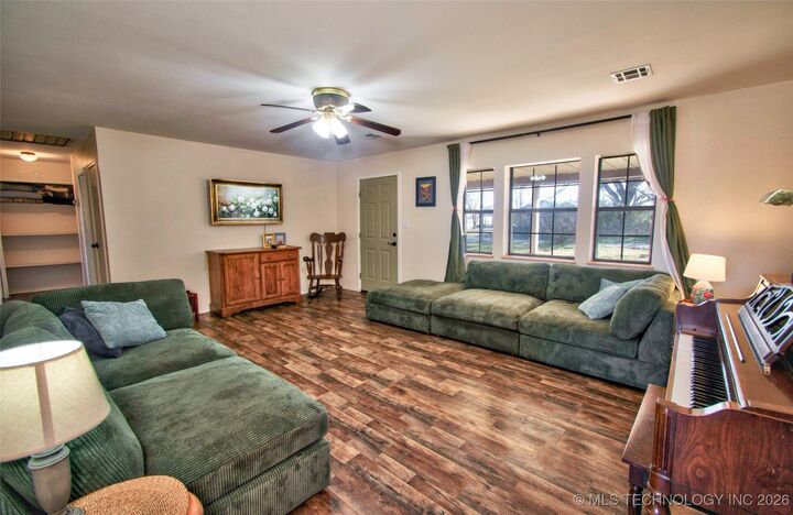 Property Photo:  6482 E 133rd St S  OK 74403 