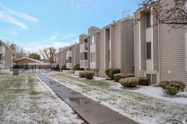 Property Photo: 875 E Arrowhead Ln 42 UT 84107