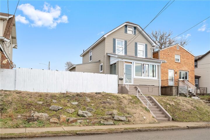 Property Photo:  1707 Grandview Ave  PA 15132 