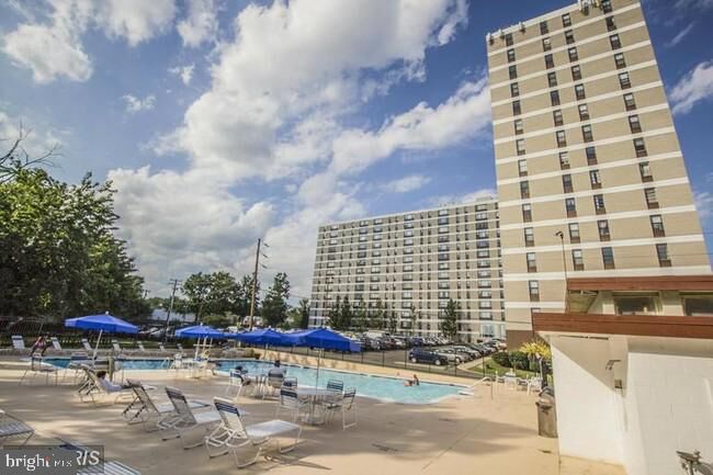 Property Photo:  4600 Duke Street 600  VA 22304 