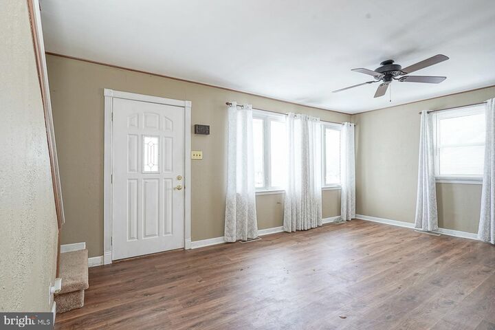 Property Photo:  465 Bucknell Avenue  NJ 08090 