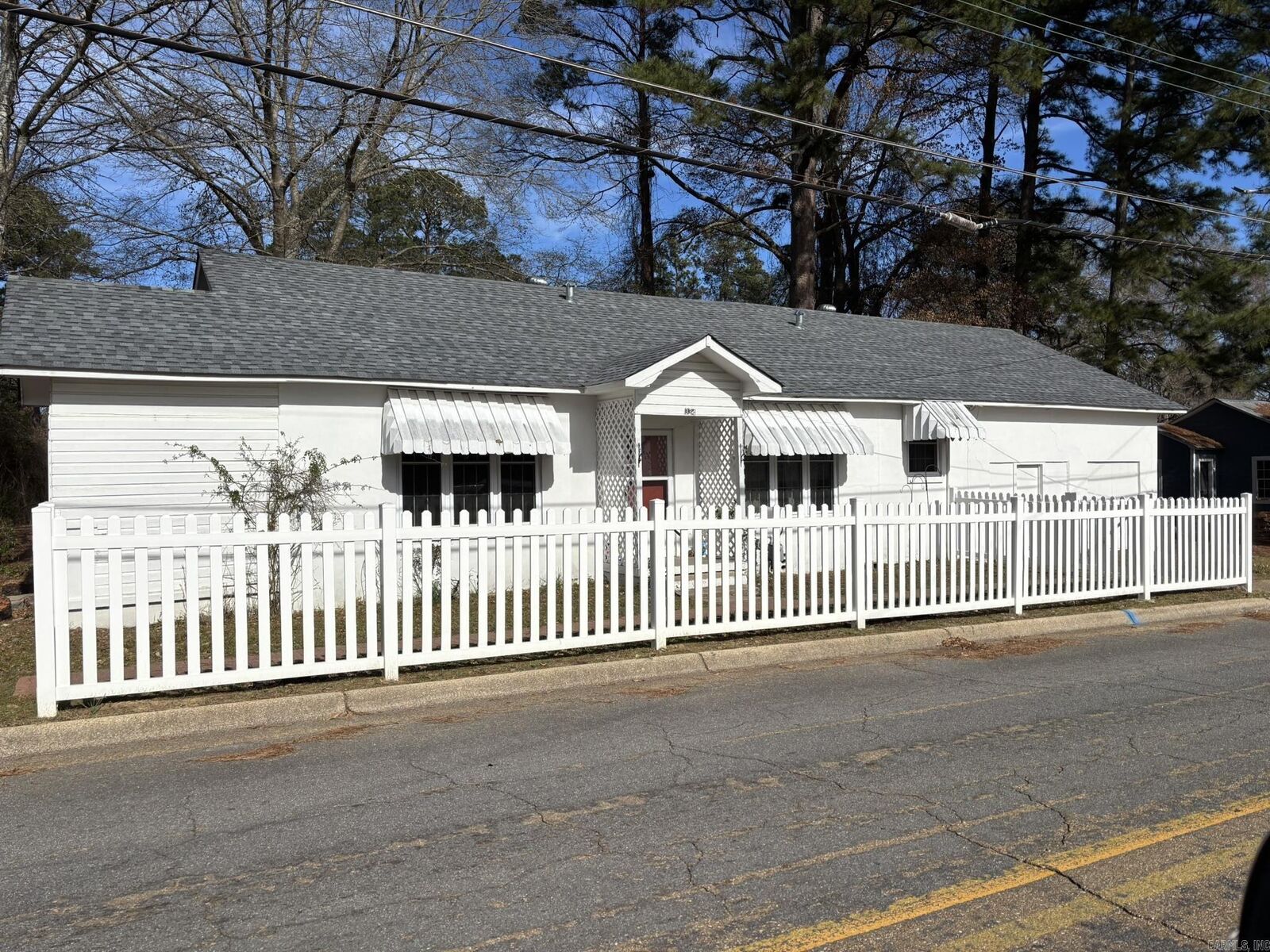Property Photo:  334 South St.  AR 71701 