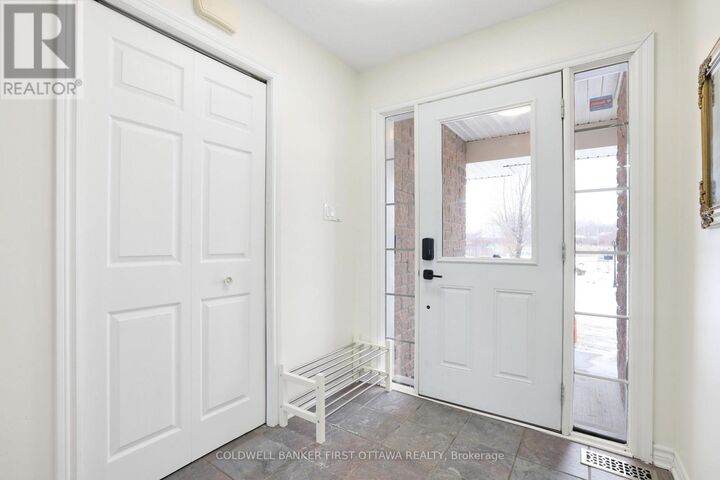 Property Photo: 11 Rideau Crossing Crescent ON K0G 1K0