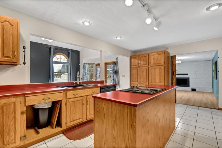 Property Photo:  215 N Vernon Avenue  OH 43055 