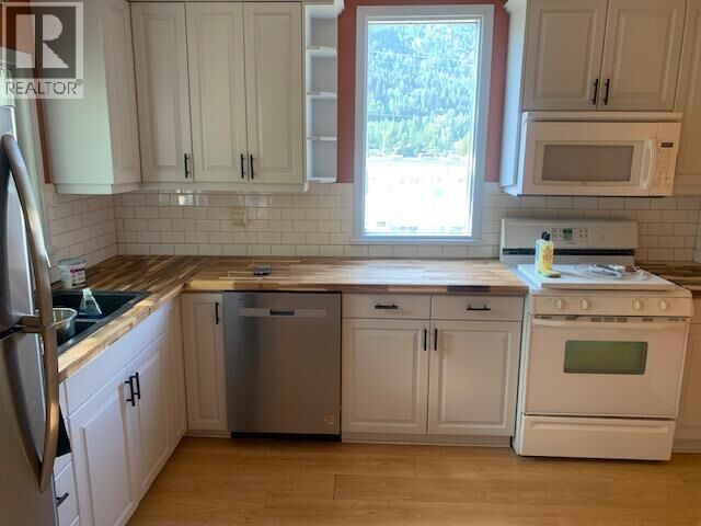 Property Photo: 915 Front Street BC V1L 4C1
