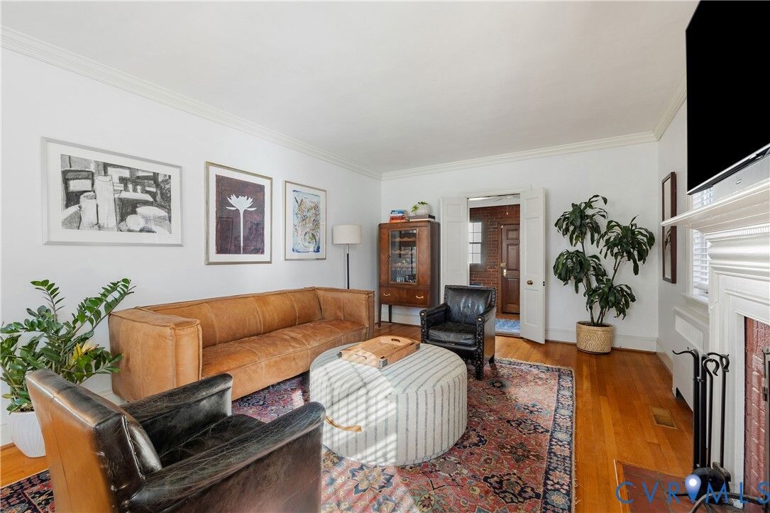 Property Photo:  4206 W Franklin Street  VA 23221 