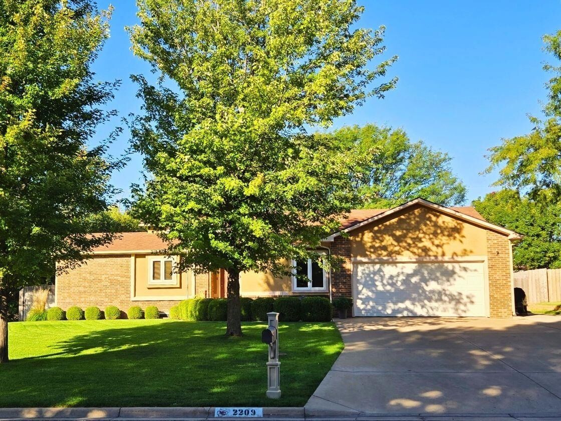 Property Photo:  2209 Fairway Dr  KS 67801 