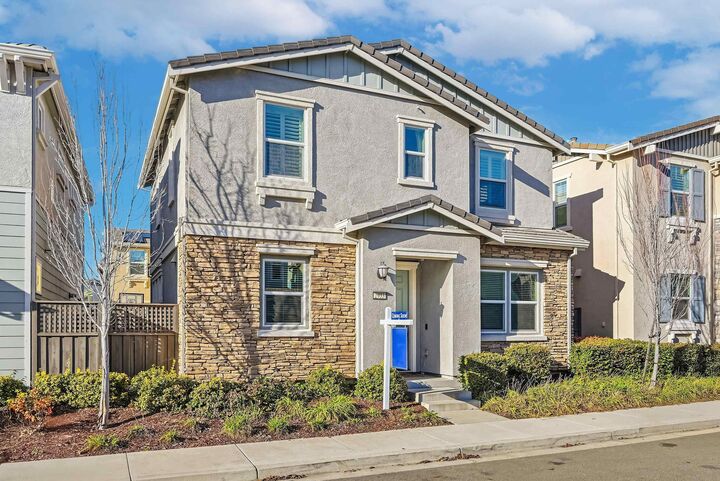 Property Photo:  2933 Stringham Way  CA 94568 