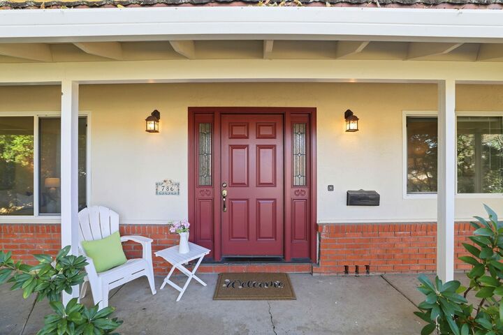 Property Photo:  786 Wisteria Dr  CA 94539 