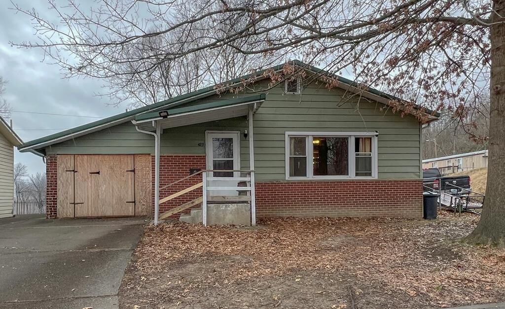 Property Photo:  423 North Rice Ave  KY 41230 
