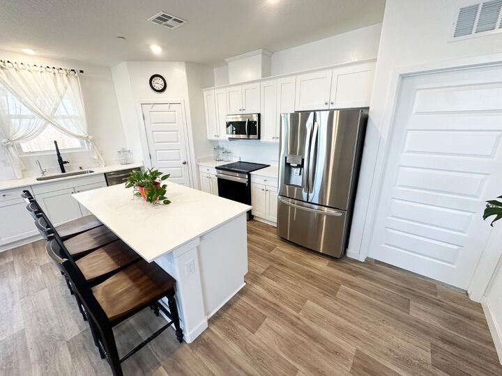 Property Photo:  1757 Klamath Road S  CA 93636 