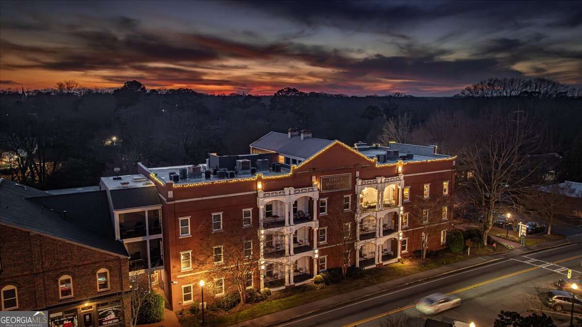 Property Photo: 262 W Washington Street GA 30650