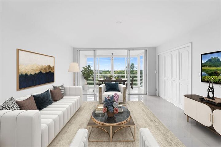 Property Photo: 3010 N Course Dr 911 FL 33069