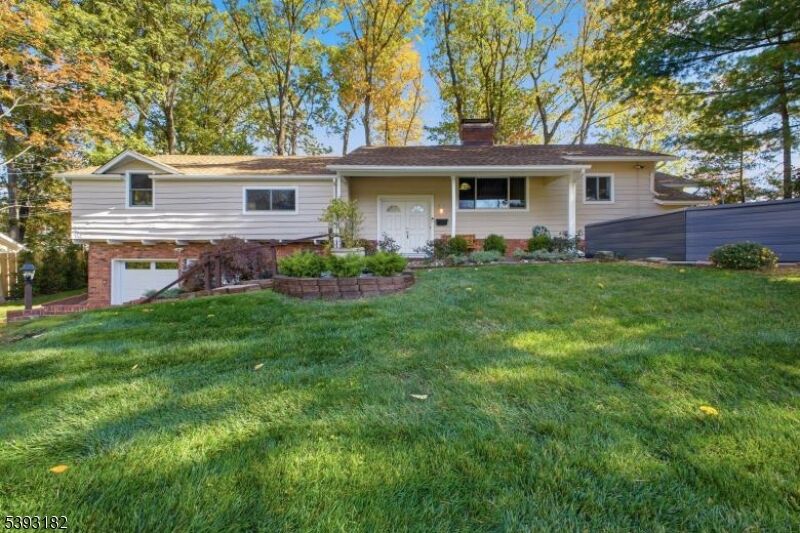 Property Photo:  113 Barchester Way  NJ 07090 