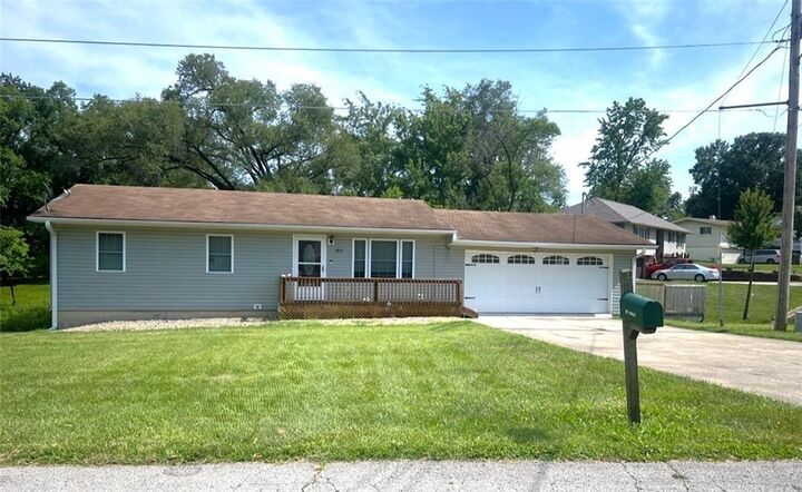 Property Photo:  40 10th Street  MO 64601 