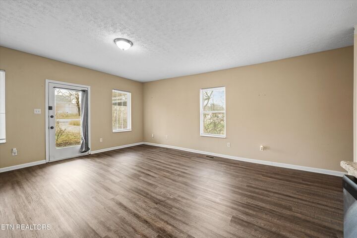 Property Photo: 2417 Mentor Rd TN 37777