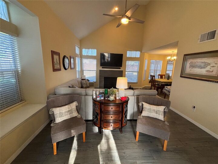 Property Photo:  5450 County Fair Court  FL 32765 