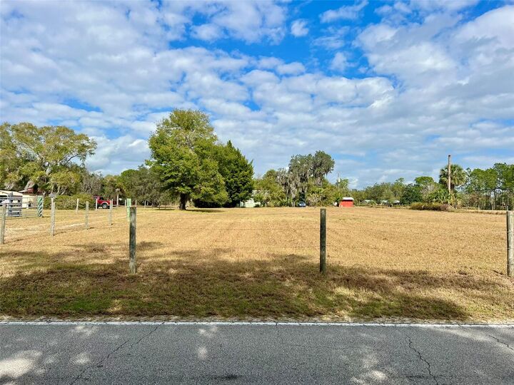 Property Photo:  392 Lemon Bluff Road  FL 32764 