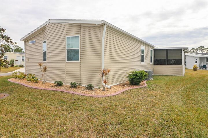 Property Photo:  12116 SW County Rd. 769 106  FL 34269 