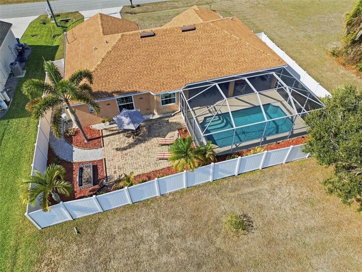 Property Photo: 2198 Hopwood Road FL 34287