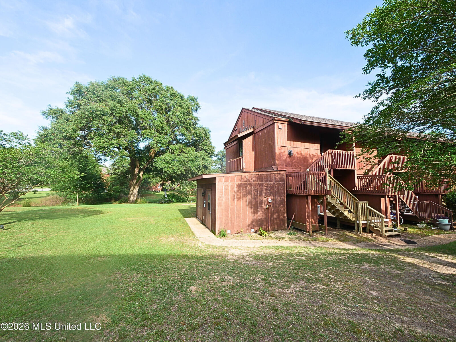 Property Photo:  208 Lakeside Villa  MS 39525 