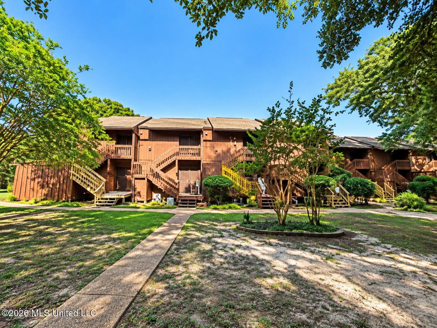 Property Photo: 208 Lakeside Villa MS 39525