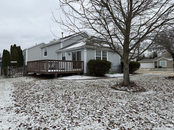 Property Photo: 7943 Cardinal Cove W IN 46256