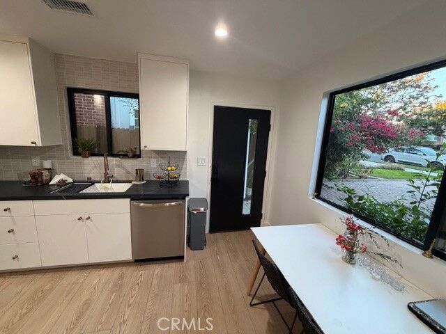 Property Photo:  425 Terraine A  CA 90814 