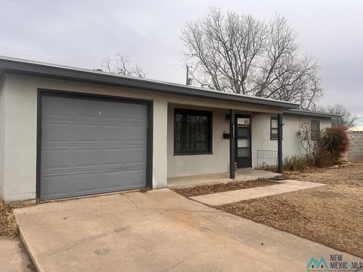 Property Photo: 908 Carter Place NM 88220