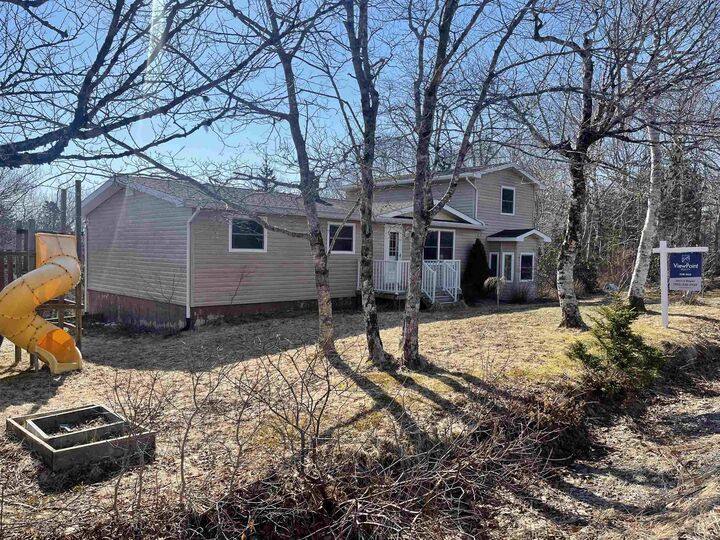14 Gordon Stewart Drive — photo 1