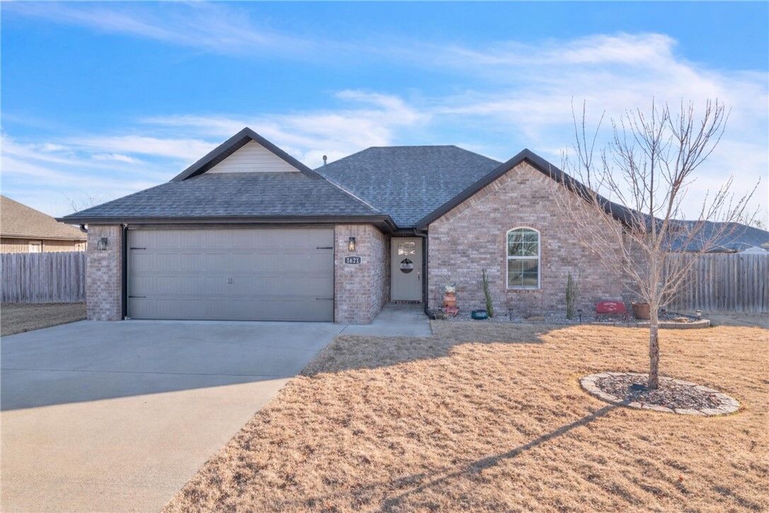 Property Photo:  1621 Whirlaway Lane  AR 72753 