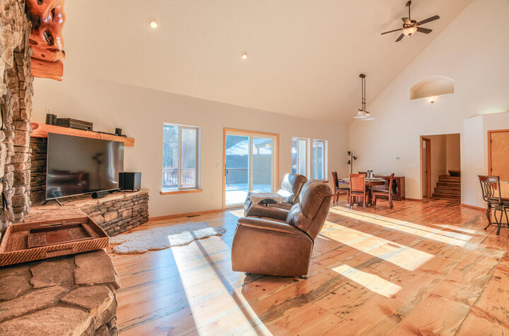 Property Photo:  17879 Kodiak Lane  OR 97707 