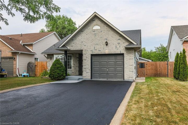 Property Photo:  4432 Dennis Avenue  ON L3J 0E3 