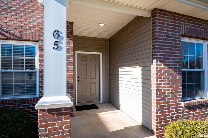 Property Photo:  11217 N Oakwood Drive 65  IL 61615 