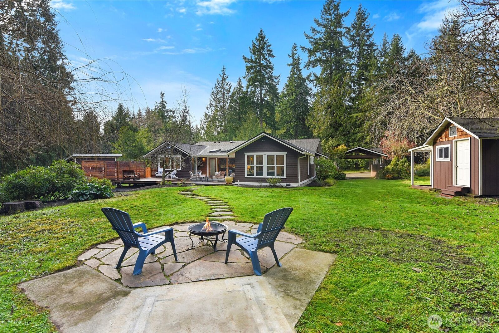 Property Photo:  6133 NE Lariat Loop  WA 98110 