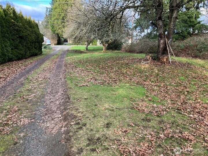 Property Photo:  116  20th Street NE  WA 98258 