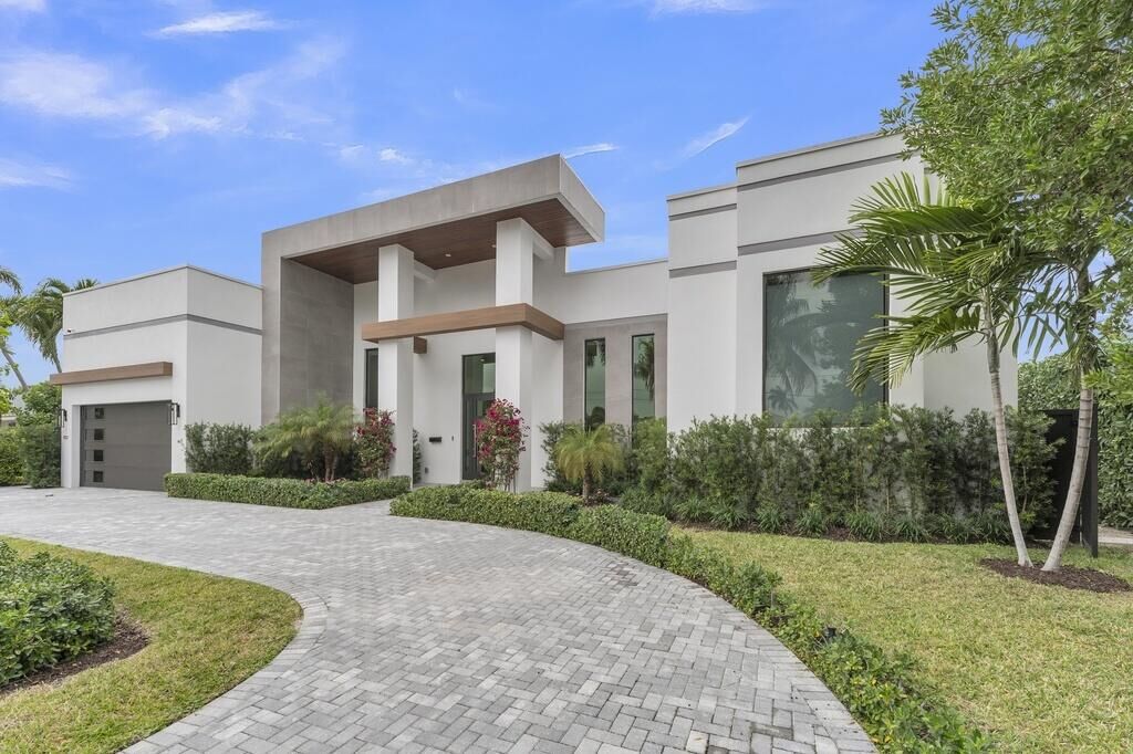 Property Photo:  923 Eve Street  FL 33483 