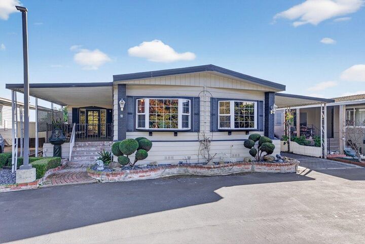 Property Photo:  10 Pera Drive 10  CA 95076 