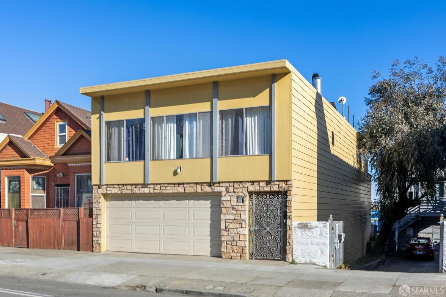 Property Photo: 1738-1740 Oakdale Avenue CA 94124